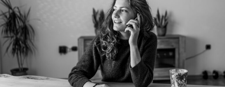 Las subidas de impuestos, favorecen la deslocalización de empresas y el teletrabajo. Las subidas de impuestos, favorecen la deslocalización de empresas y el teletrabajo.}
